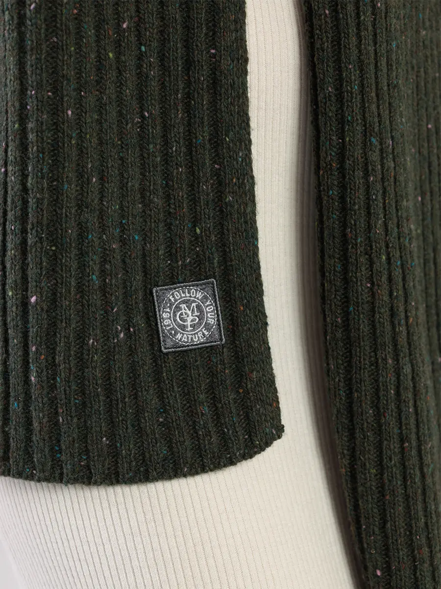 Темно-зеленый шерстяной шарф